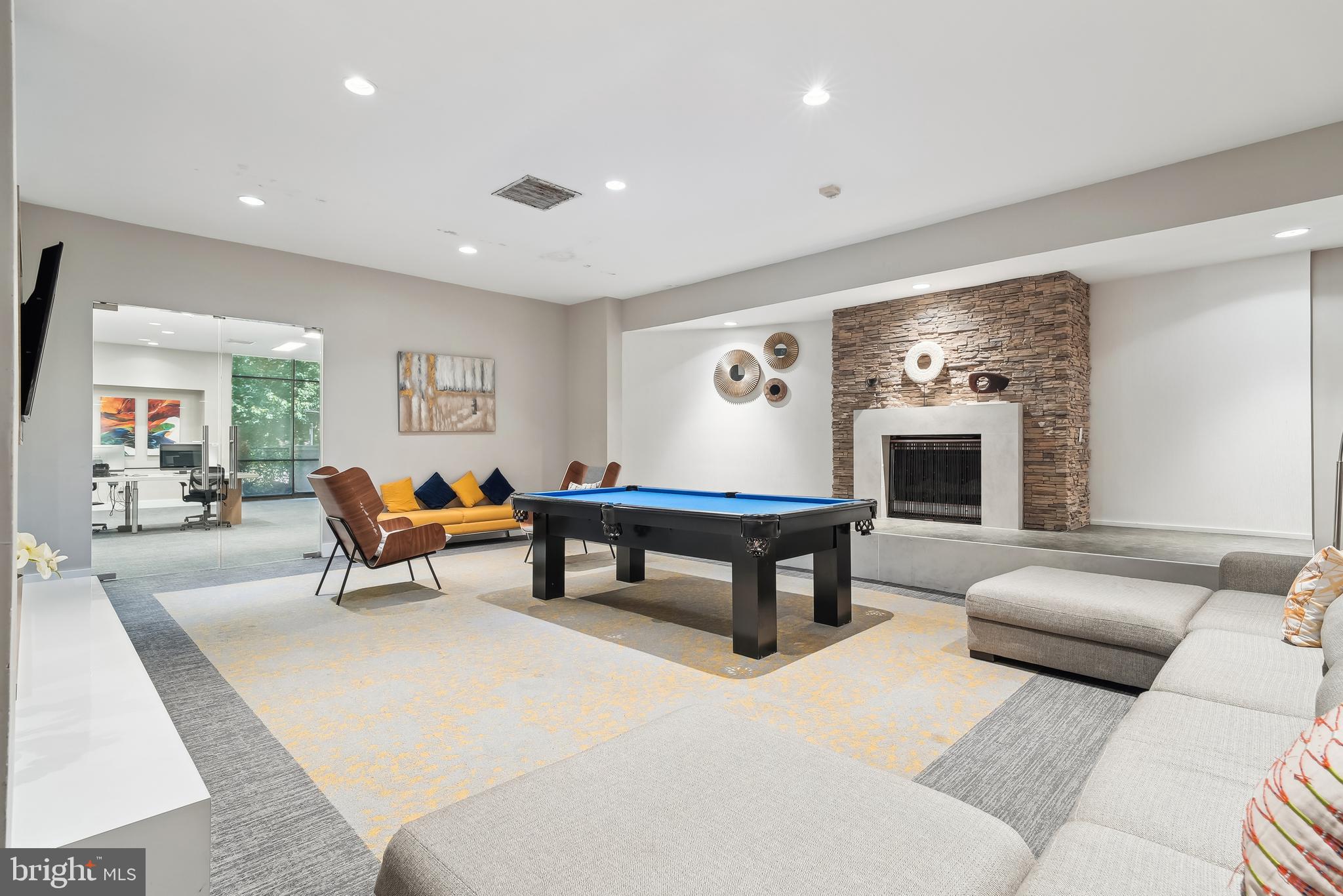 EOS TWENTY-ONE - Residential