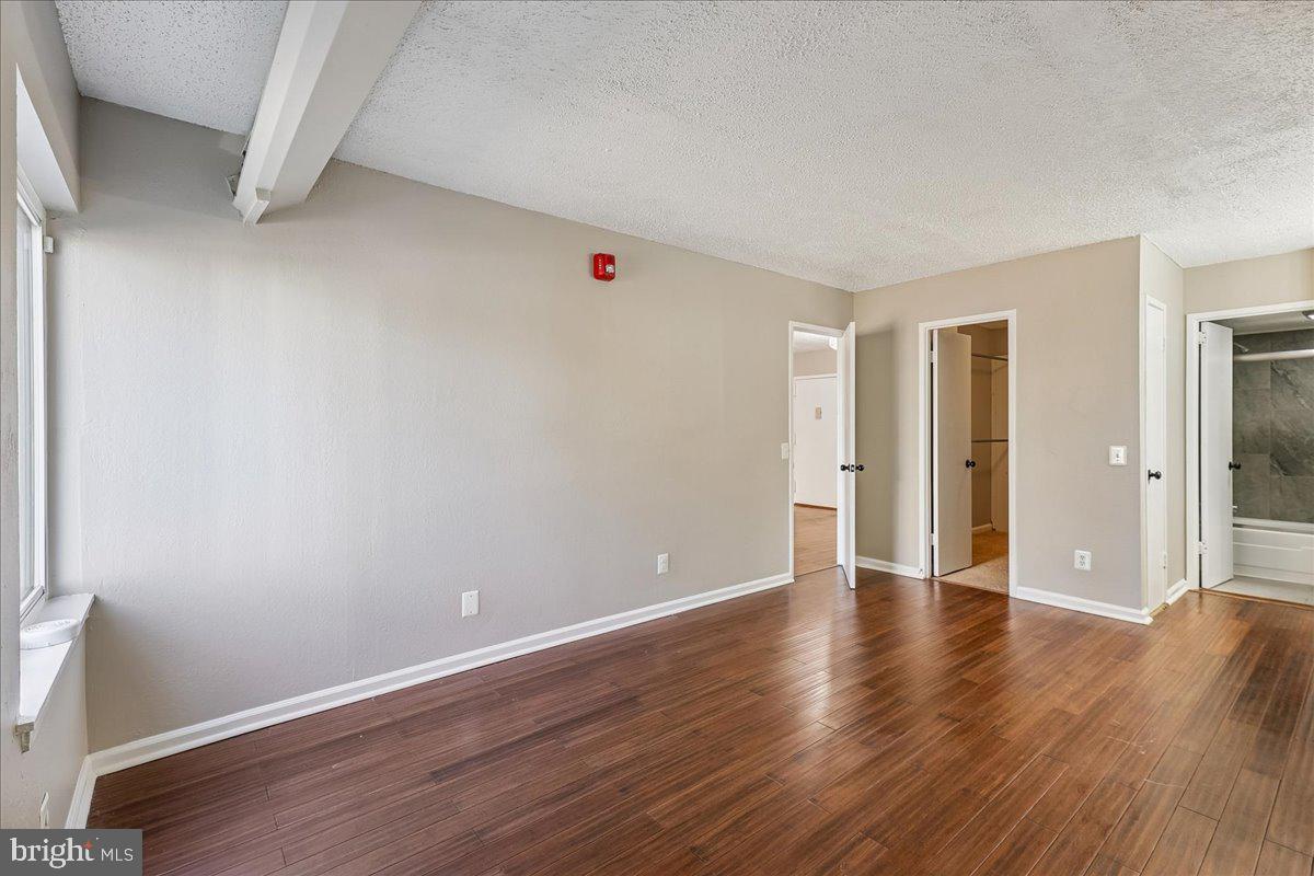 EOS TWENTY-ONE - Residential