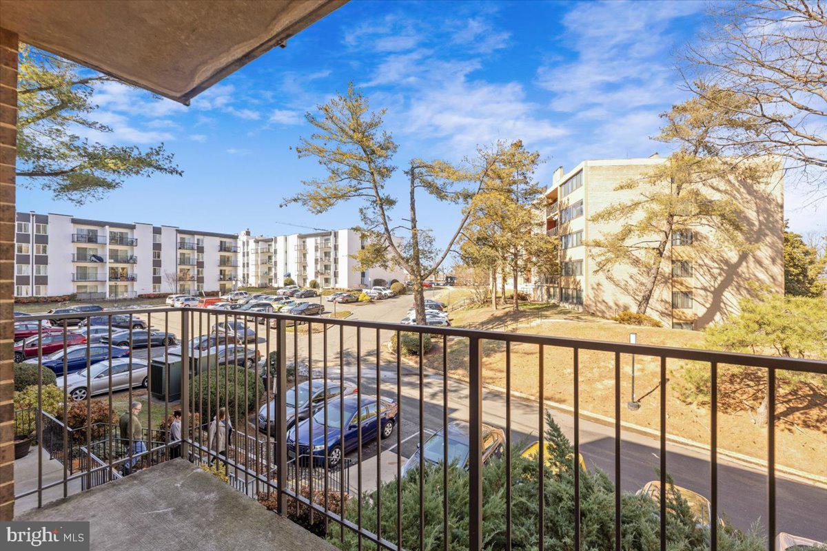 EOS TWENTY-ONE - Residential