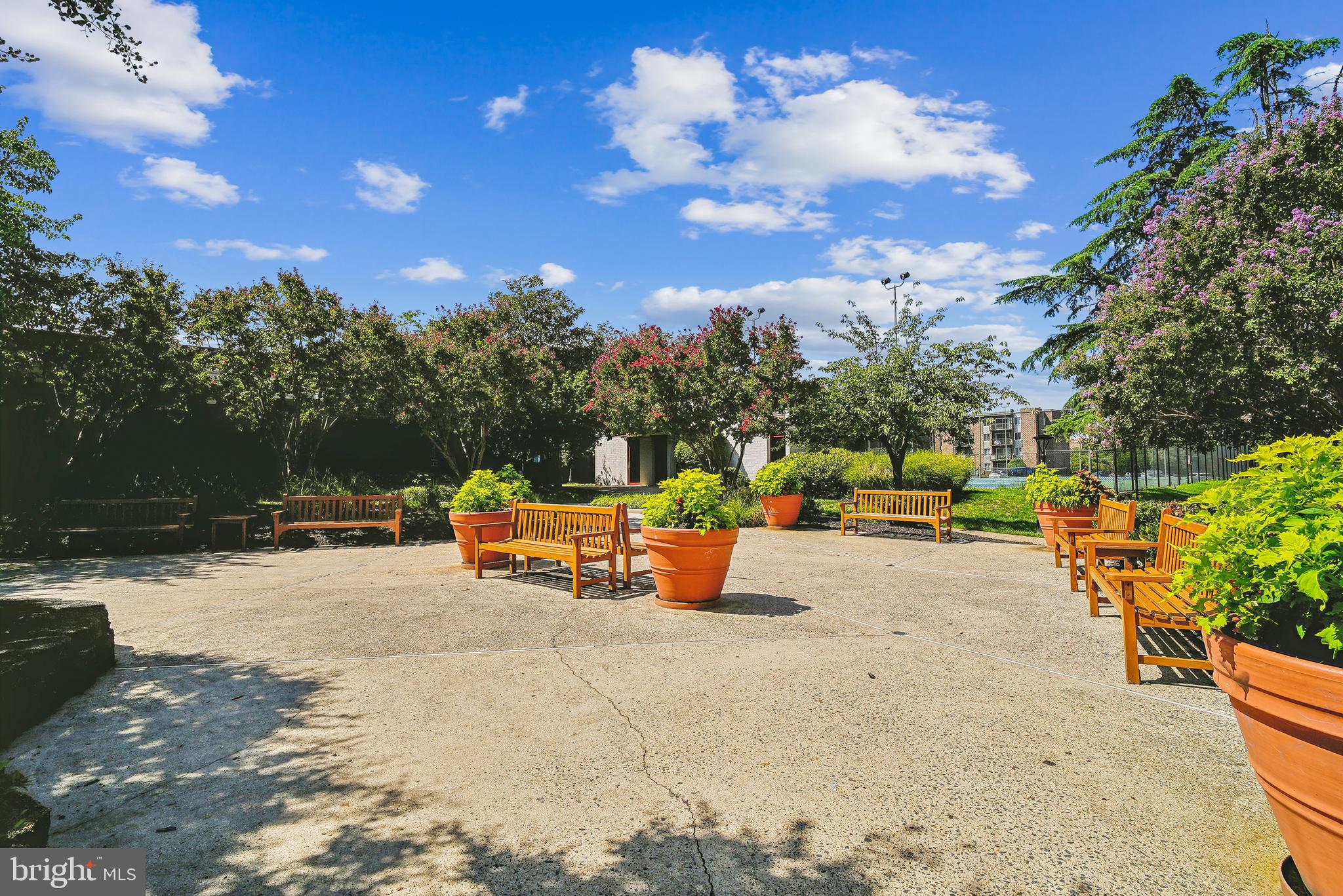 EOS TWENTY-ONE - Residential