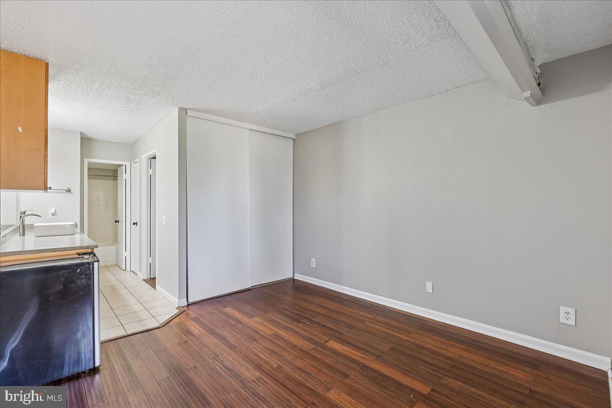 EOS TWENTY-ONE - Residential