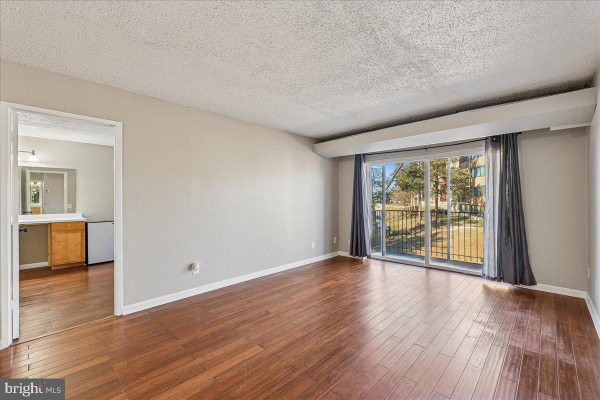 EOS TWENTY-ONE - Residential