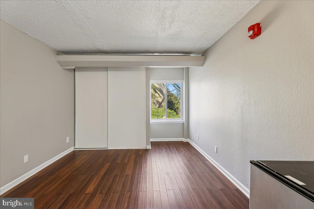 EOS TWENTY-ONE - Residential