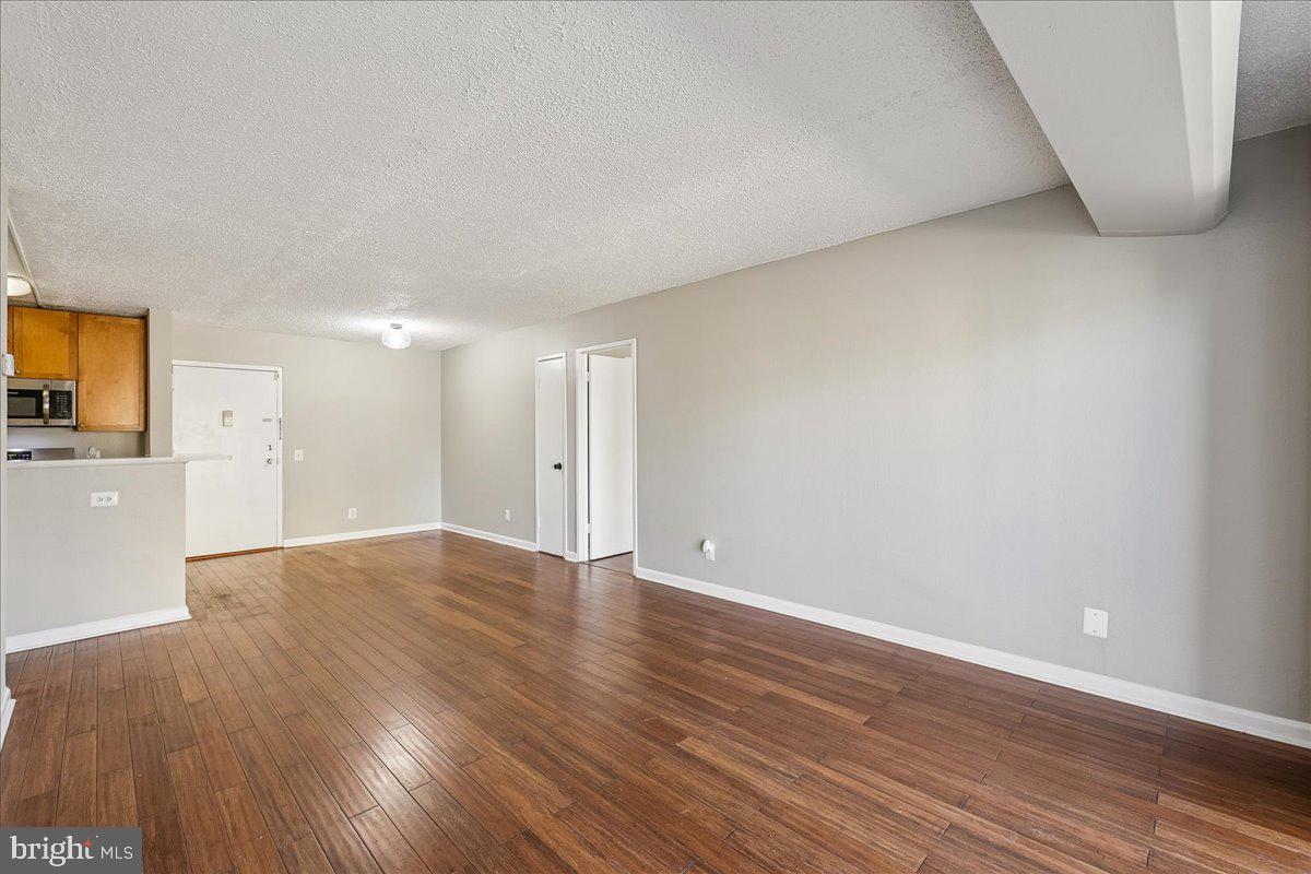 EOS TWENTY-ONE - Residential