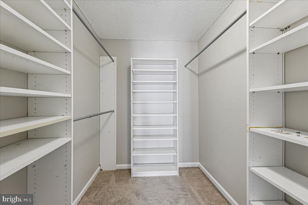 EOS TWENTY-ONE - Residential