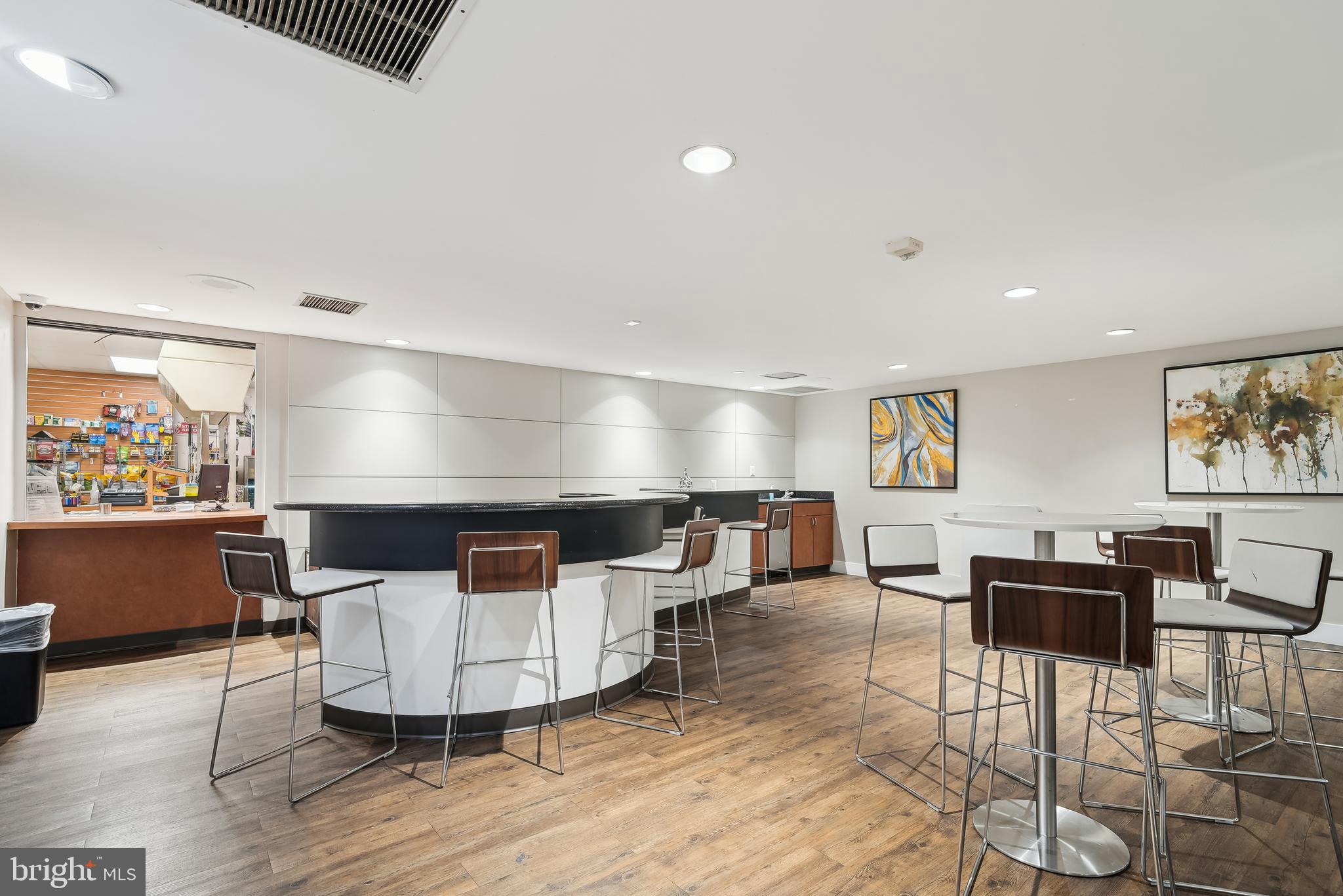 EOS TWENTY-ONE - Residential