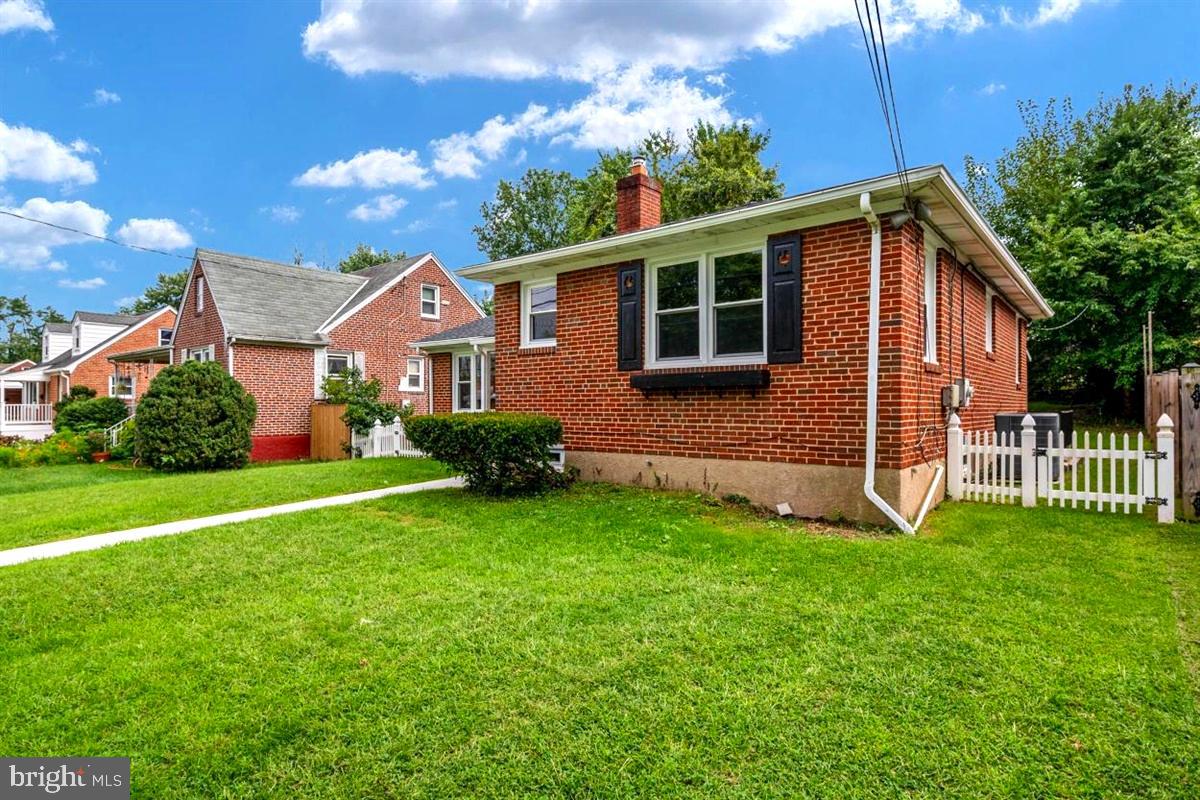 COLONIAL GARDENS - Residential