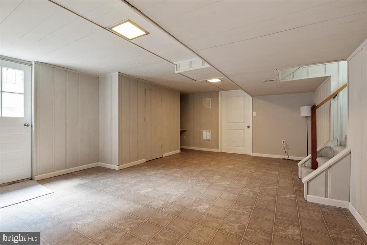 COLONIAL GARDENS - Residential