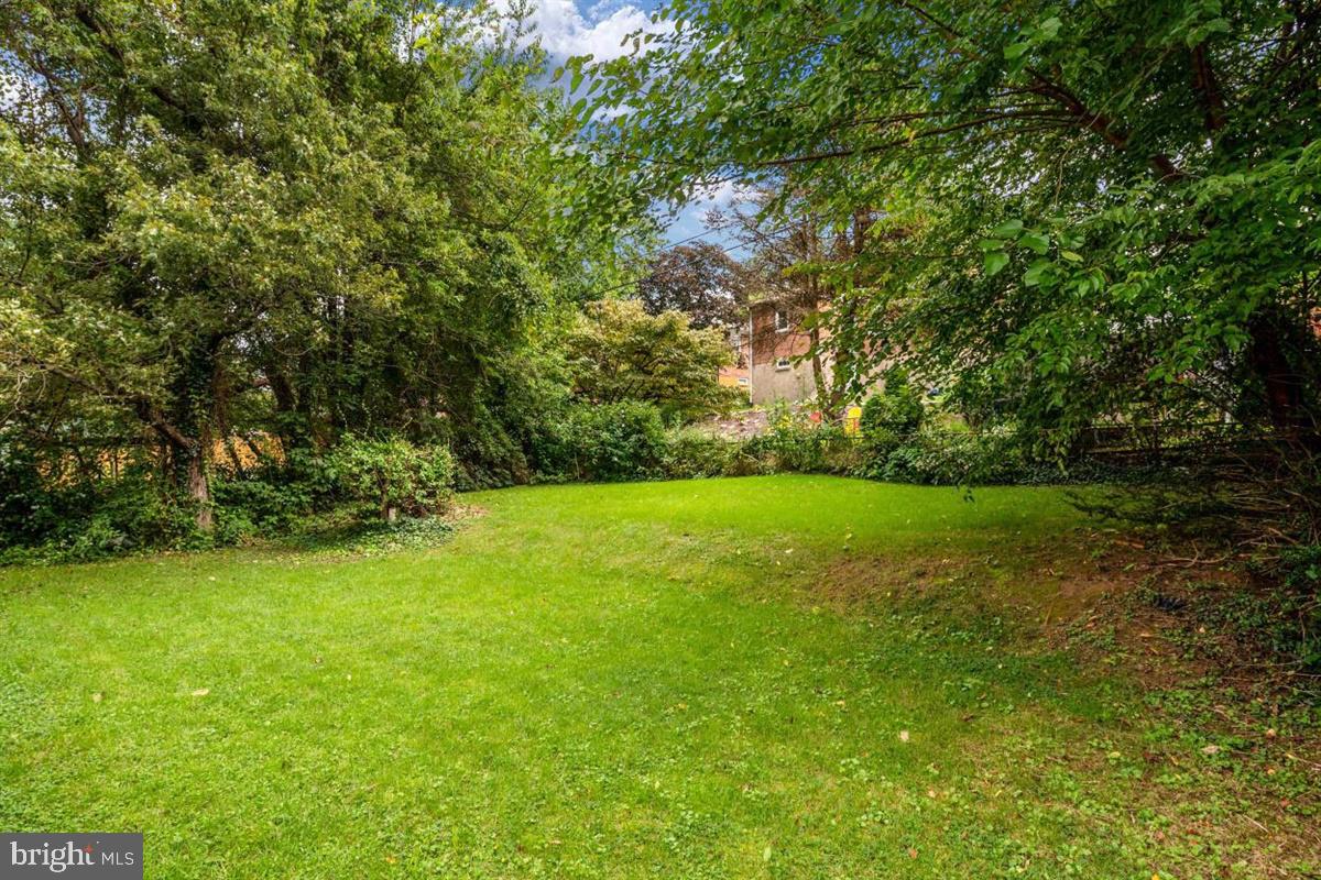 COLONIAL GARDENS - Residential