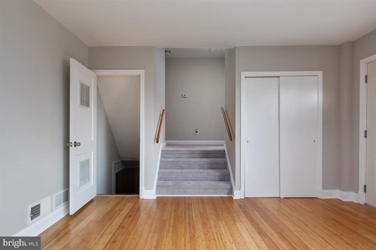 COLONIAL GARDENS - Residential