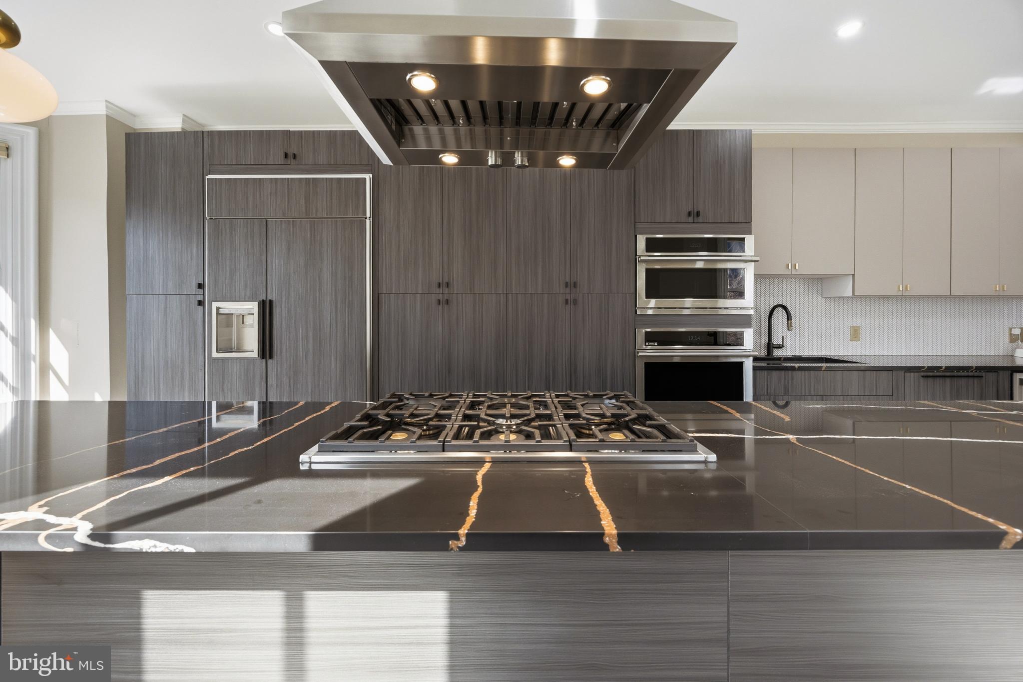 FAIRMOUNT - Residential