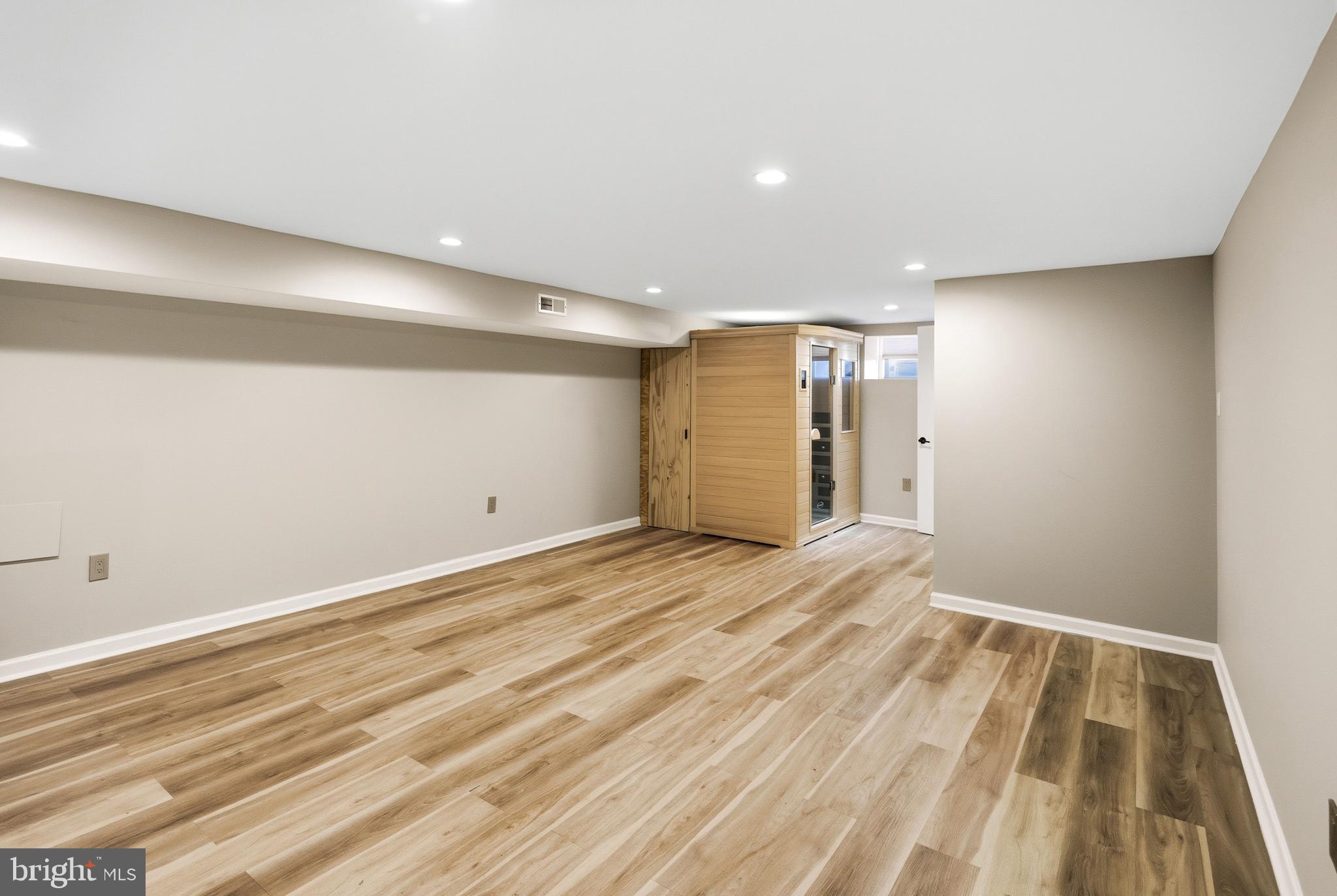 FAIRMOUNT - Residential