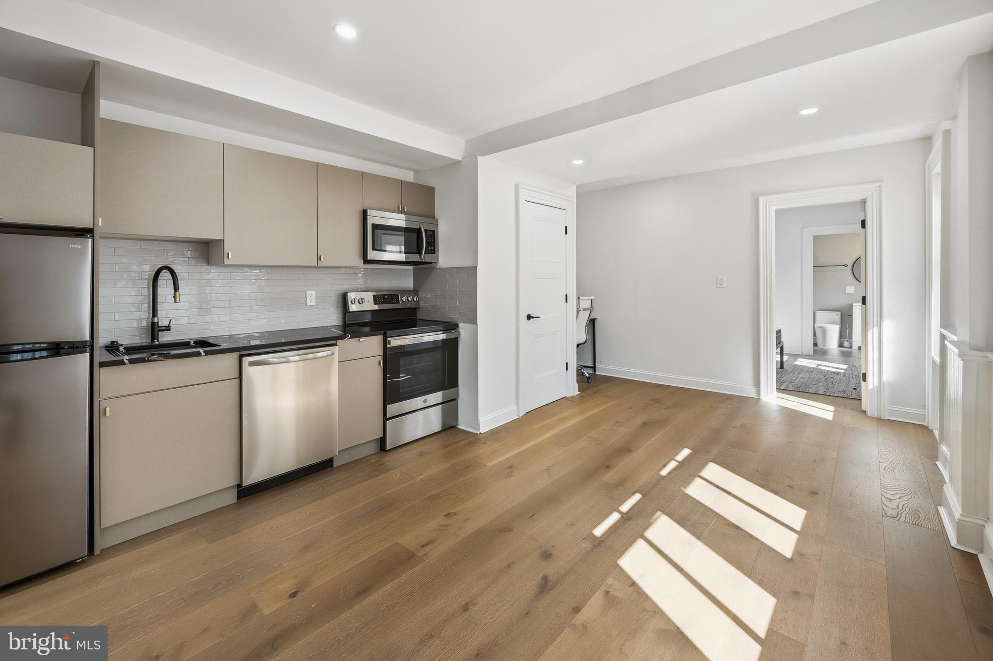 FAIRMOUNT - Residential