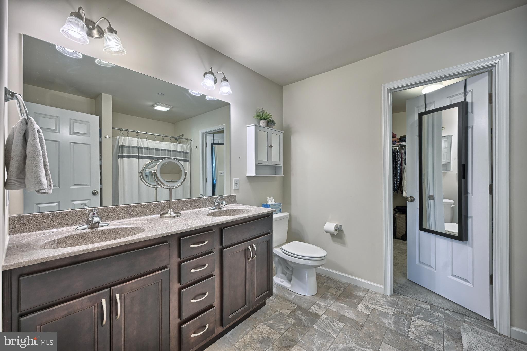 HANBURY COURT AT WINDING HILLS - Residential