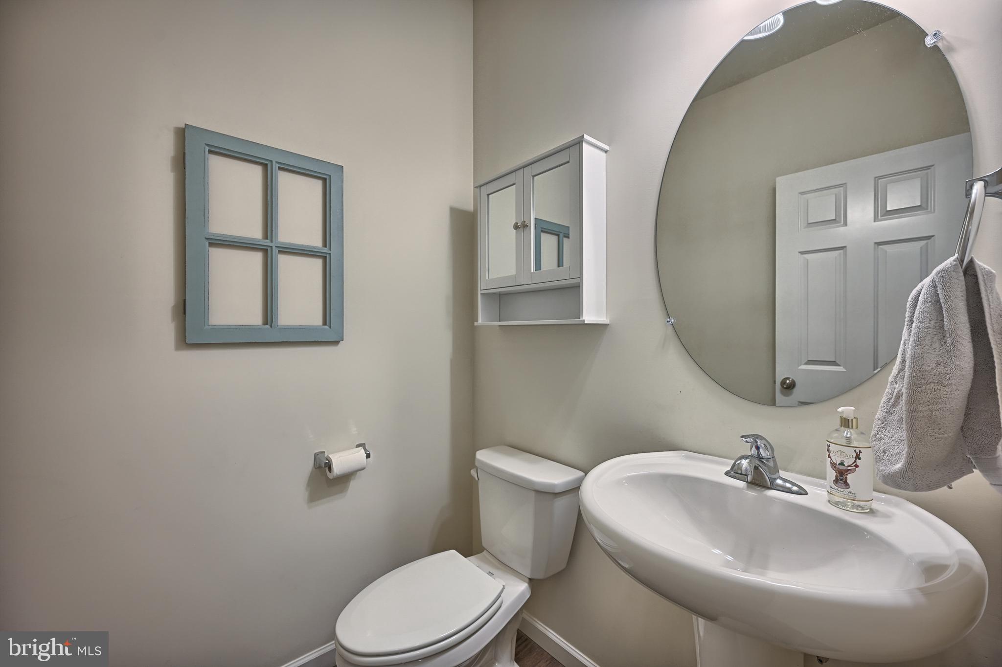 HANBURY COURT AT WINDING HILLS - Residential