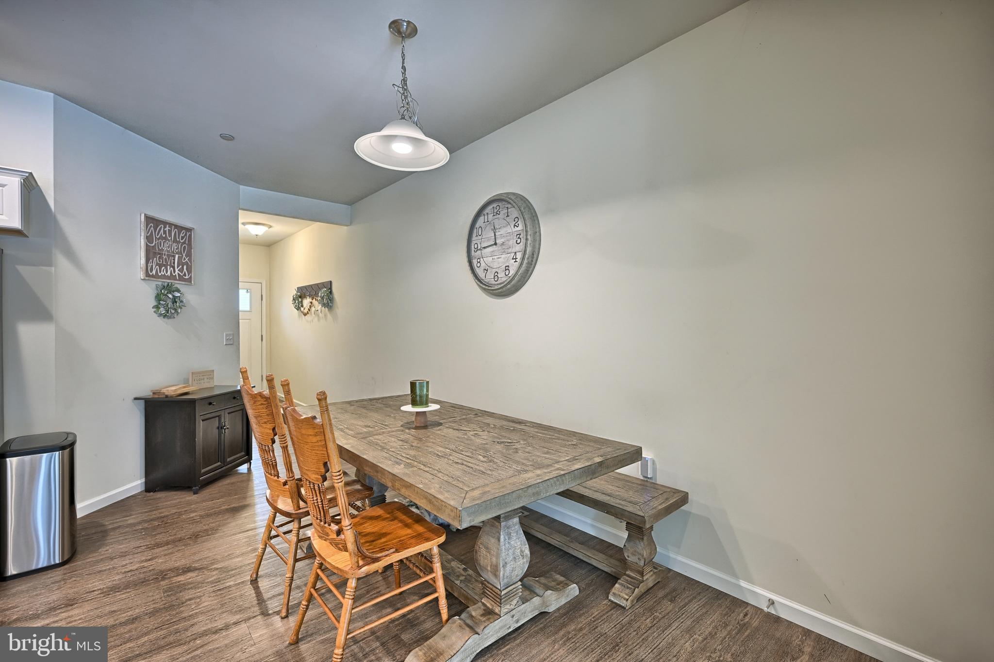 HANBURY COURT AT WINDING HILLS - Residential