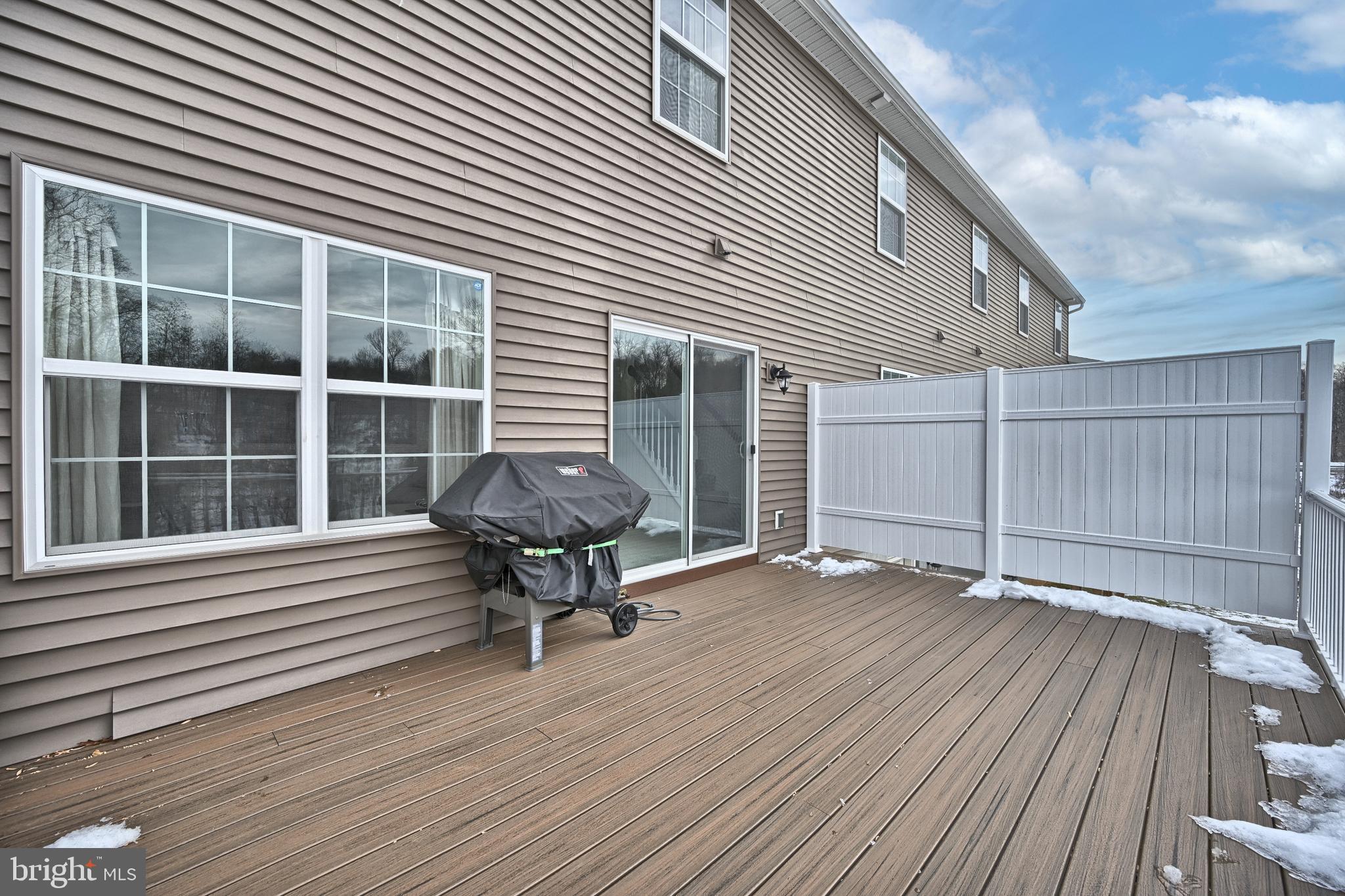 HANBURY COURT AT WINDING HILLS - Residential