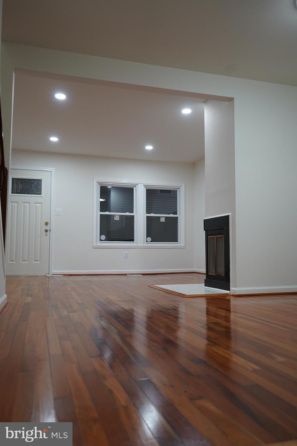 WASHINGTON VILLAGE - Residential