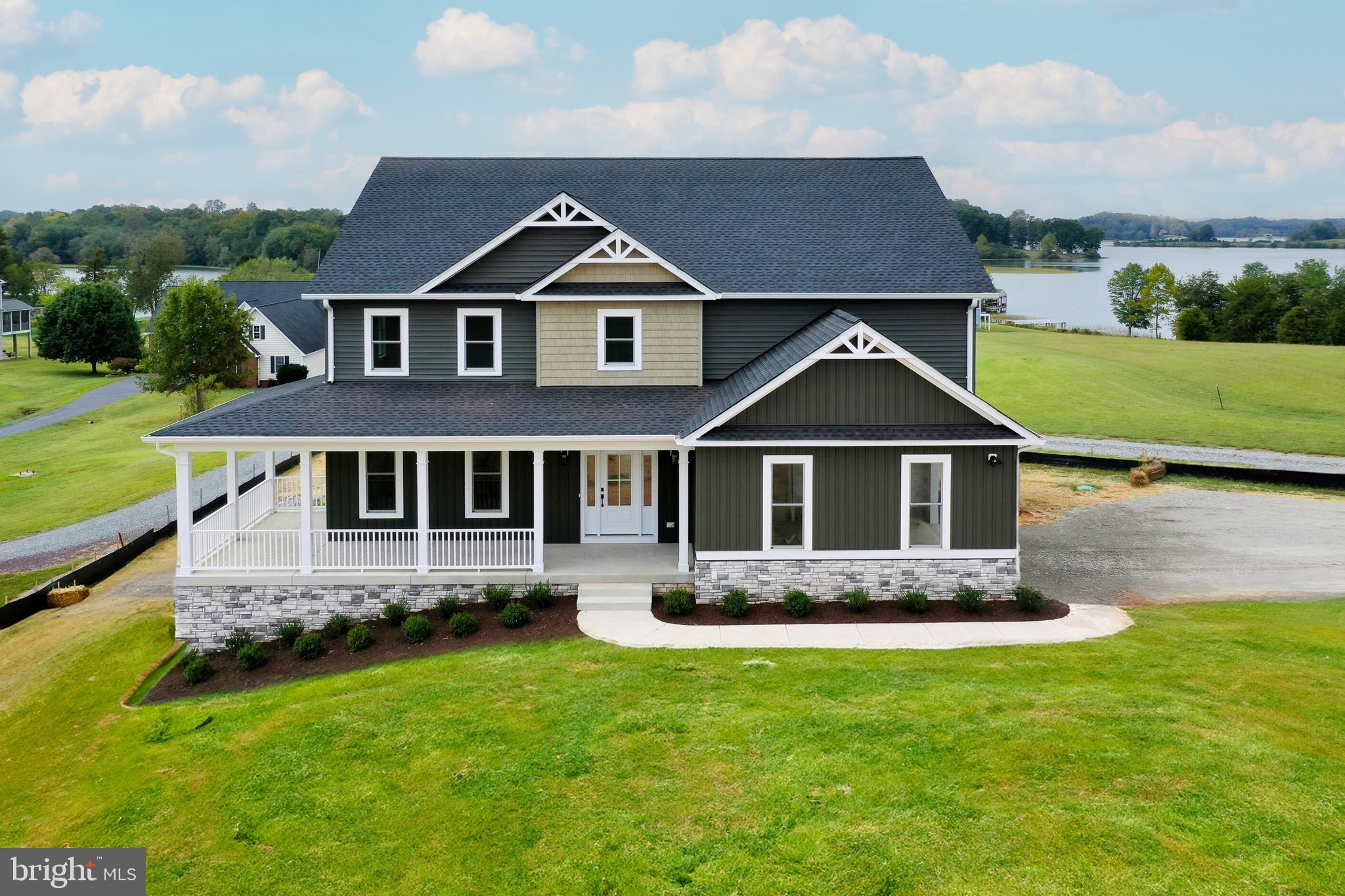 64 COMPASS COVE