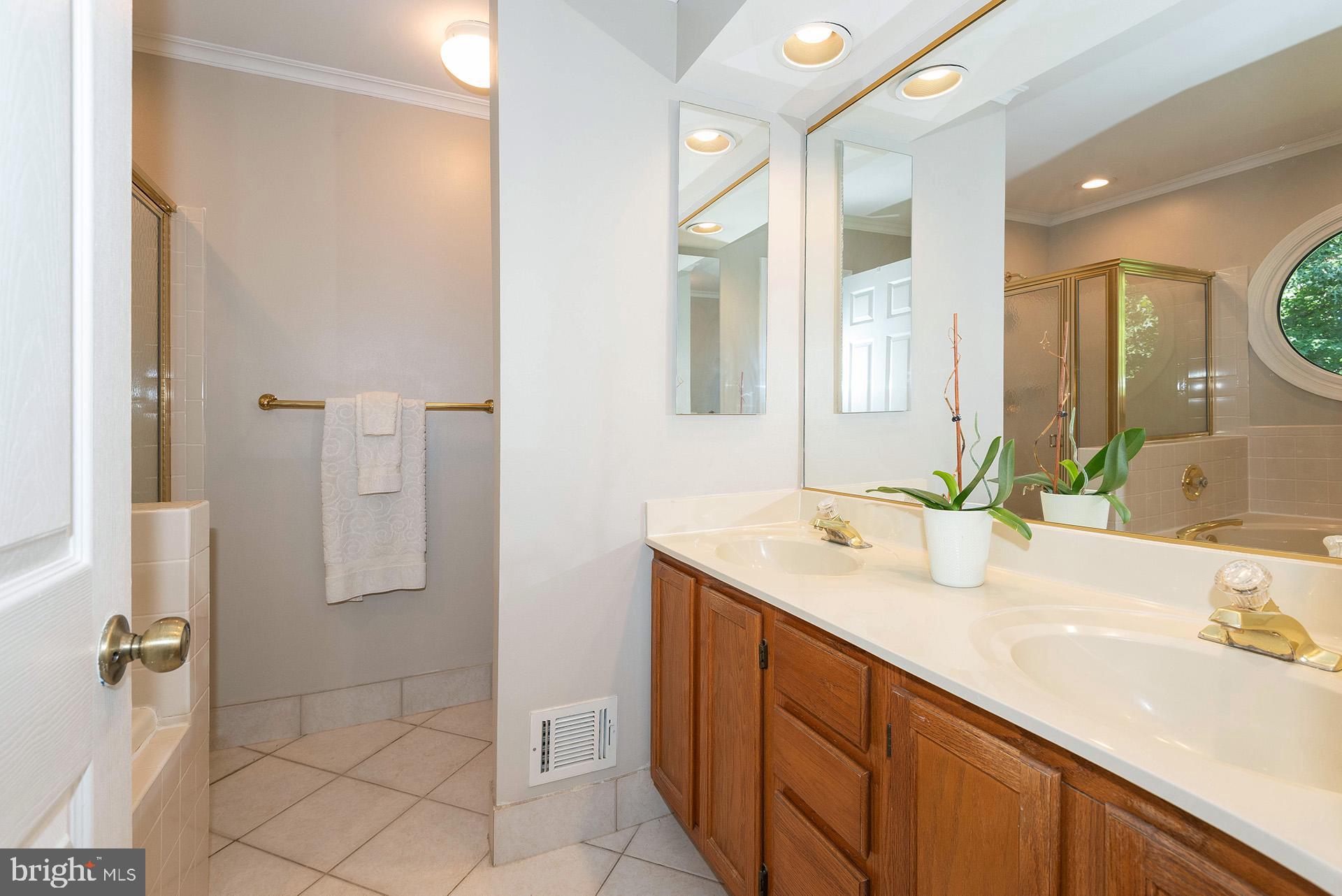 RIVA TRACE/SPRING PLACE - Residential