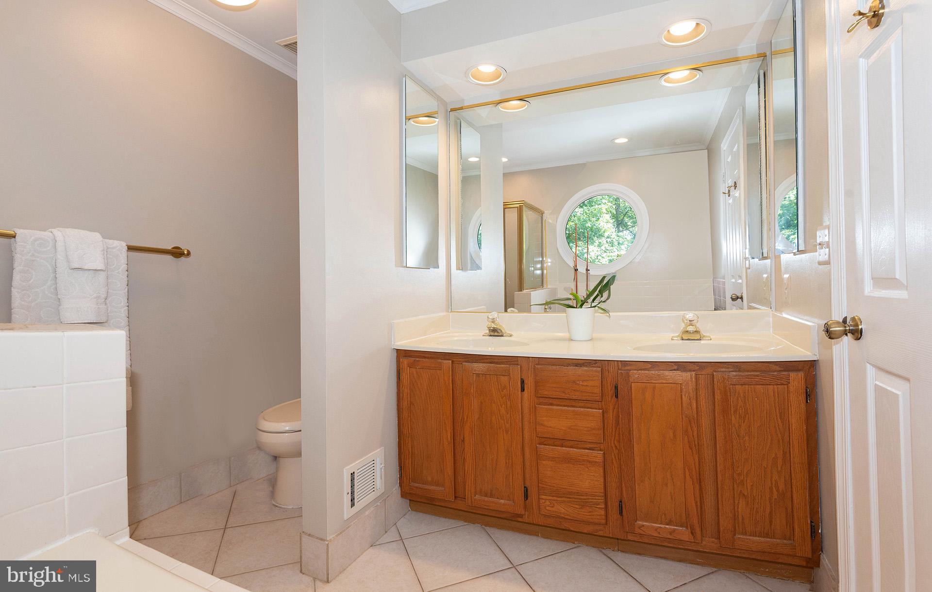 RIVA TRACE/SPRING PLACE - Residential