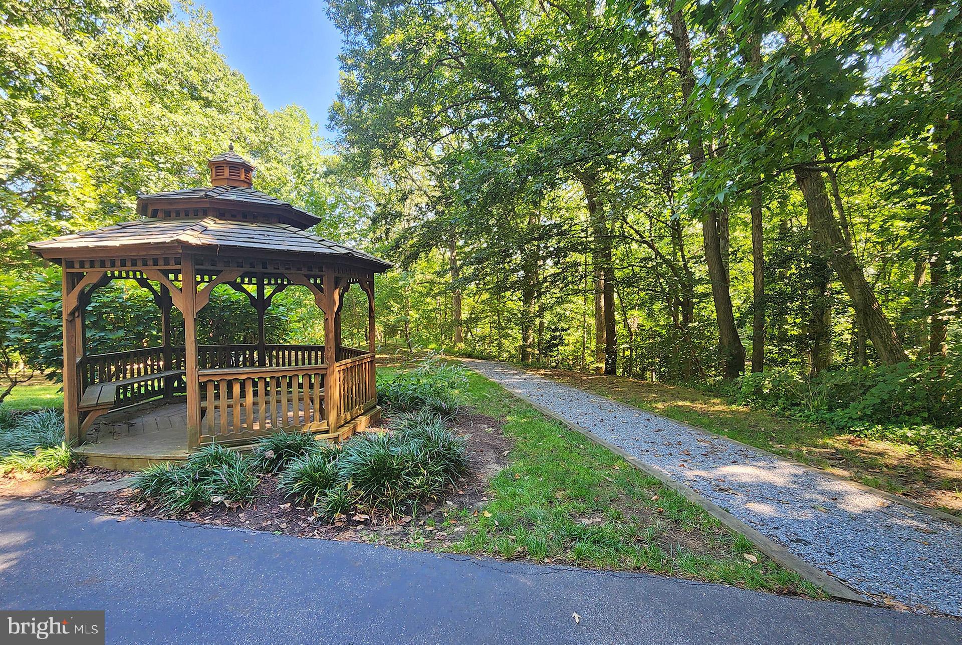 RIVA TRACE/SPRING PLACE - Residential