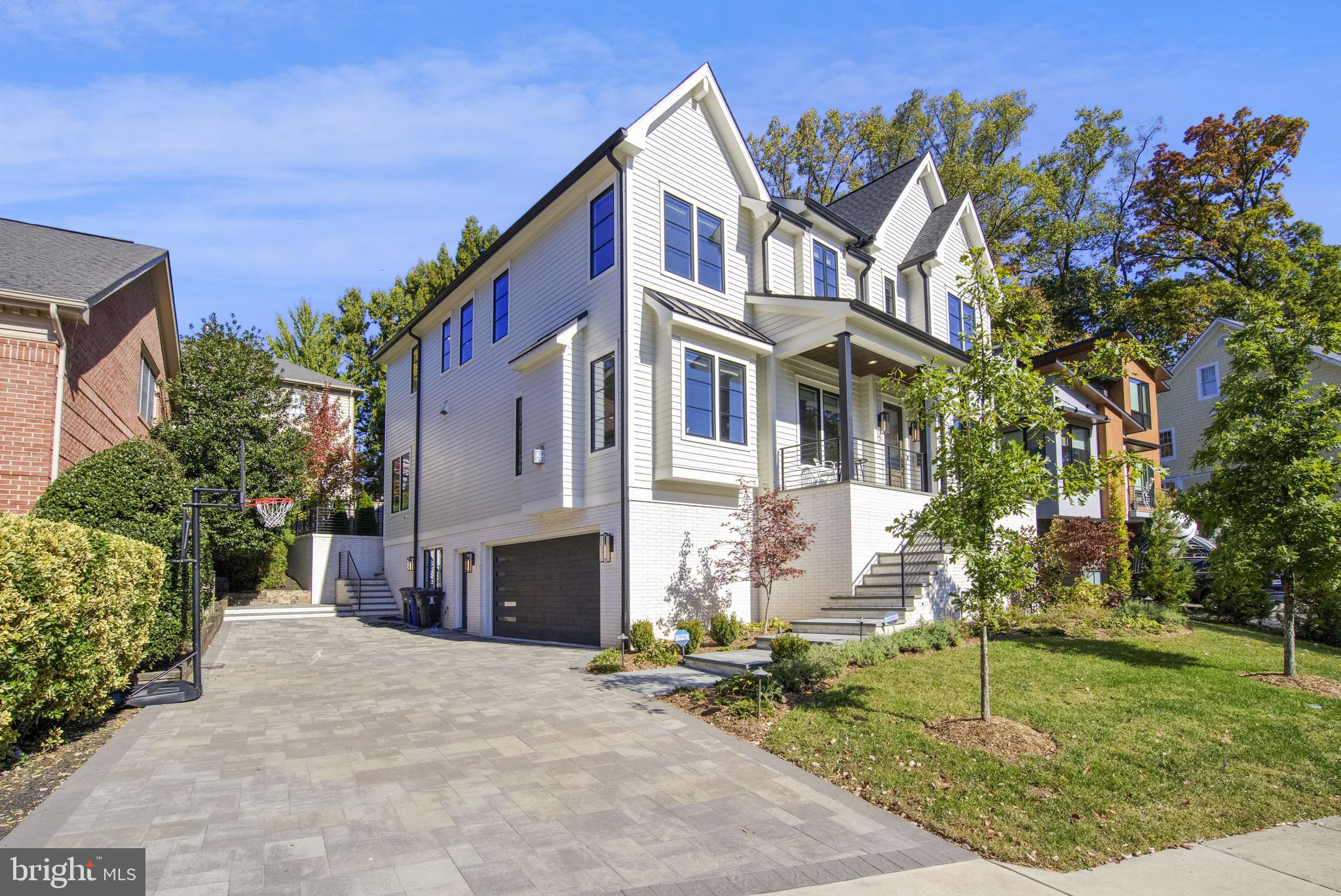 4015 VACATION LANE