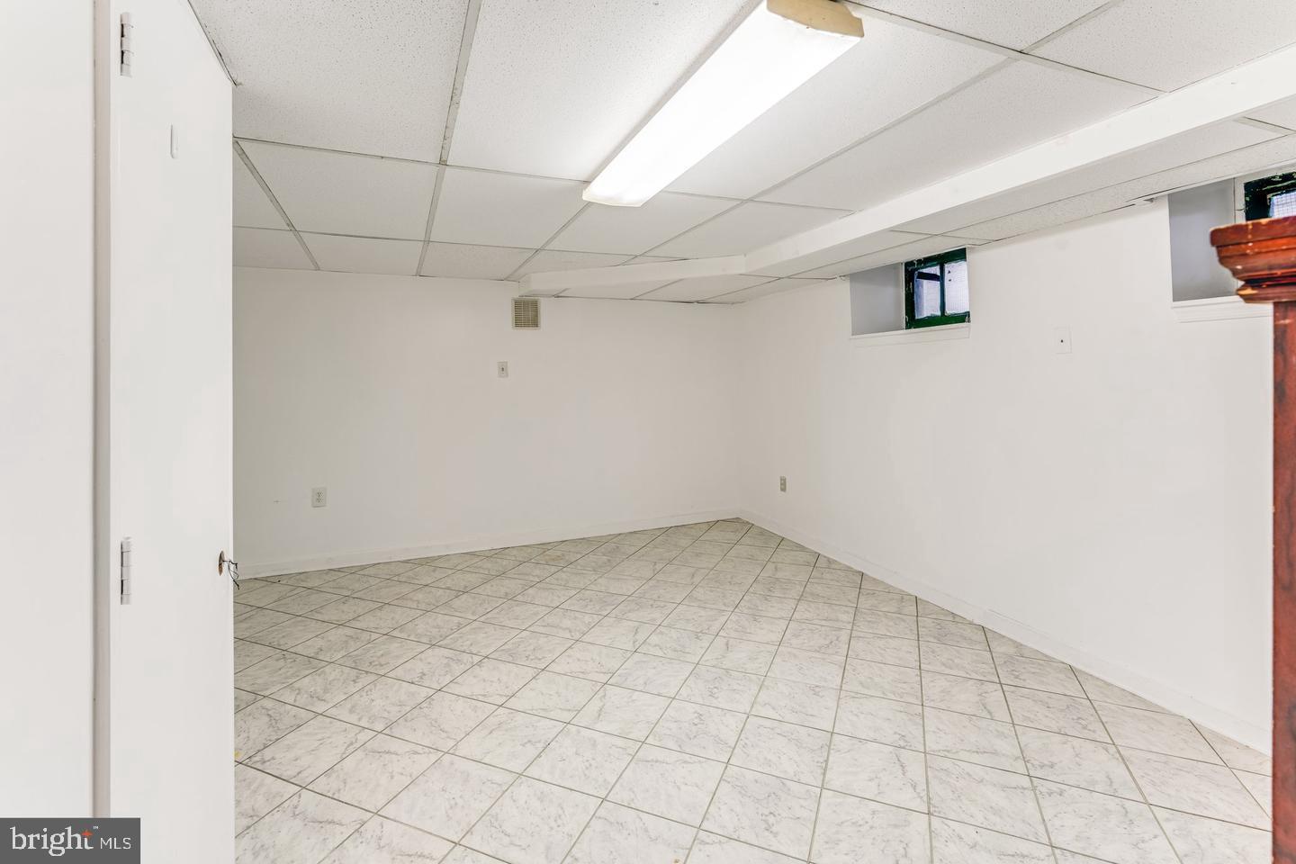 WISSINOMING - Commercial Sale