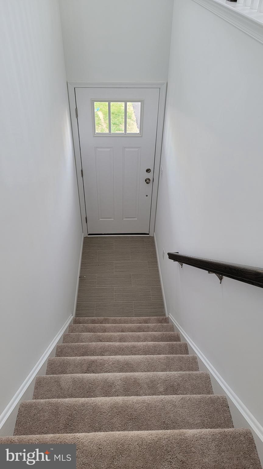 HANBURY COURT AT WINDING HILLS - Residential Lease