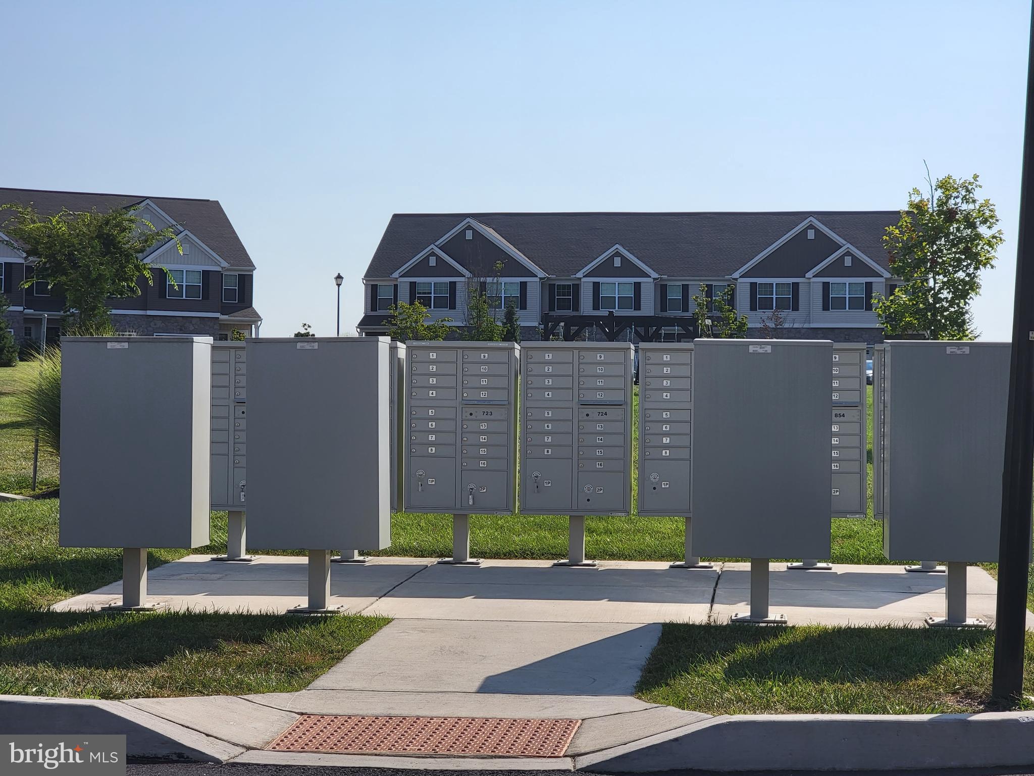 HANBURY COURT AT WINDING HILLS - Residential Lease