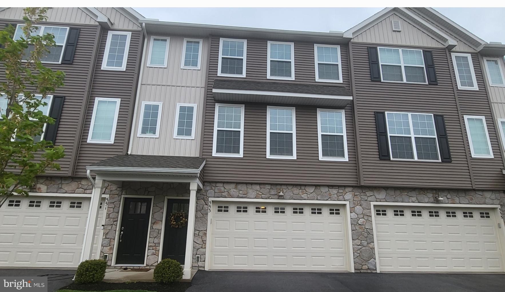 HANBURY COURT AT WINDING HILLS - Residential Lease