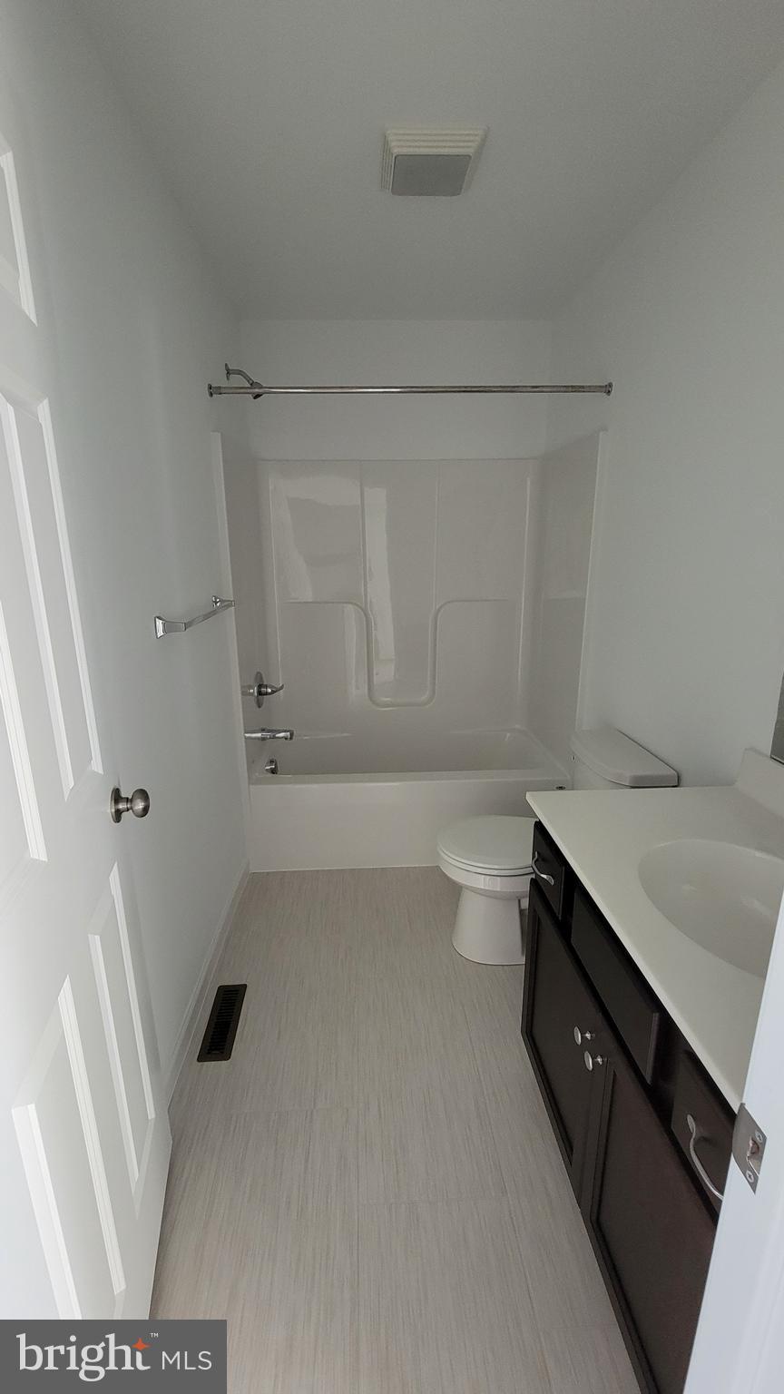 HANBURY COURT AT WINDING HILLS - Residential Lease