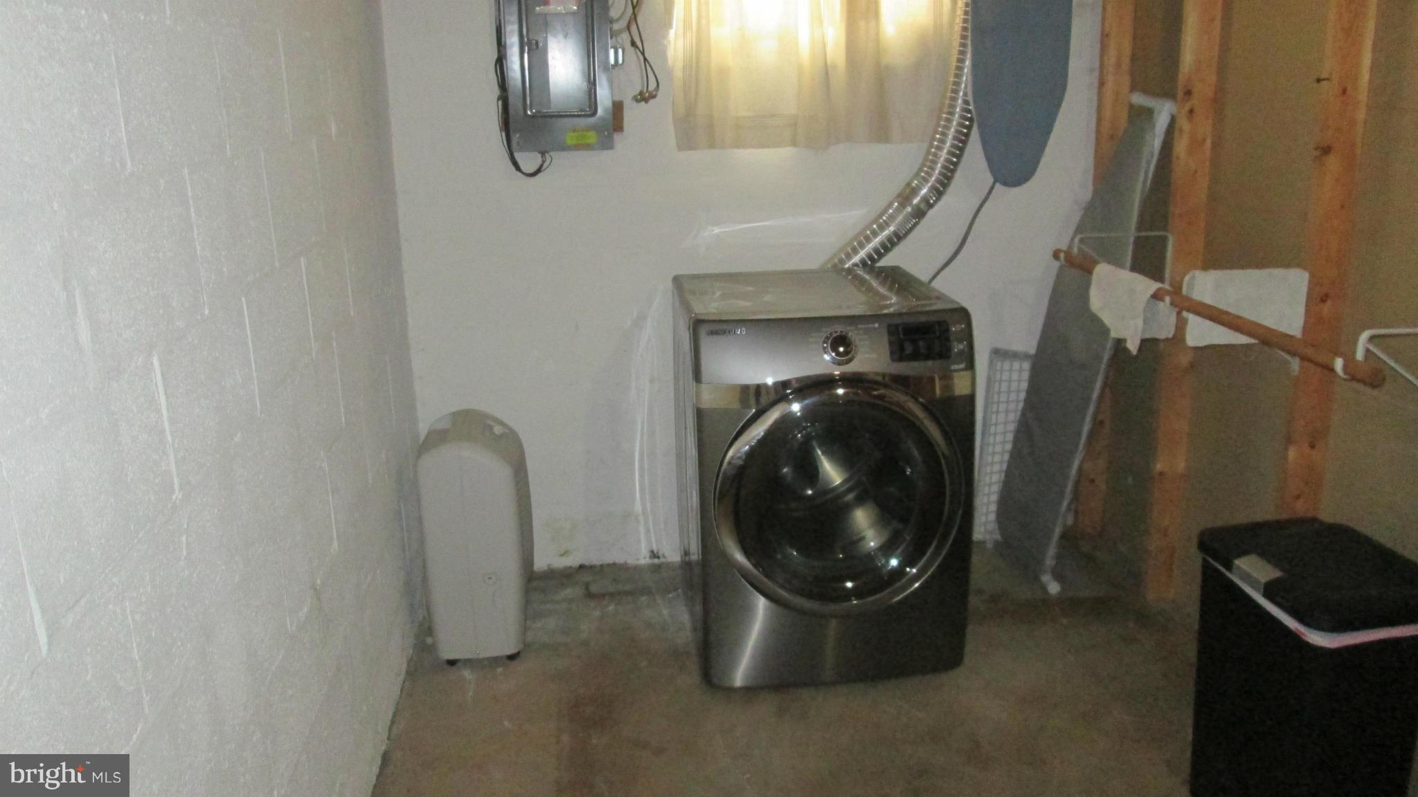 DALE CITY - Residential Lease