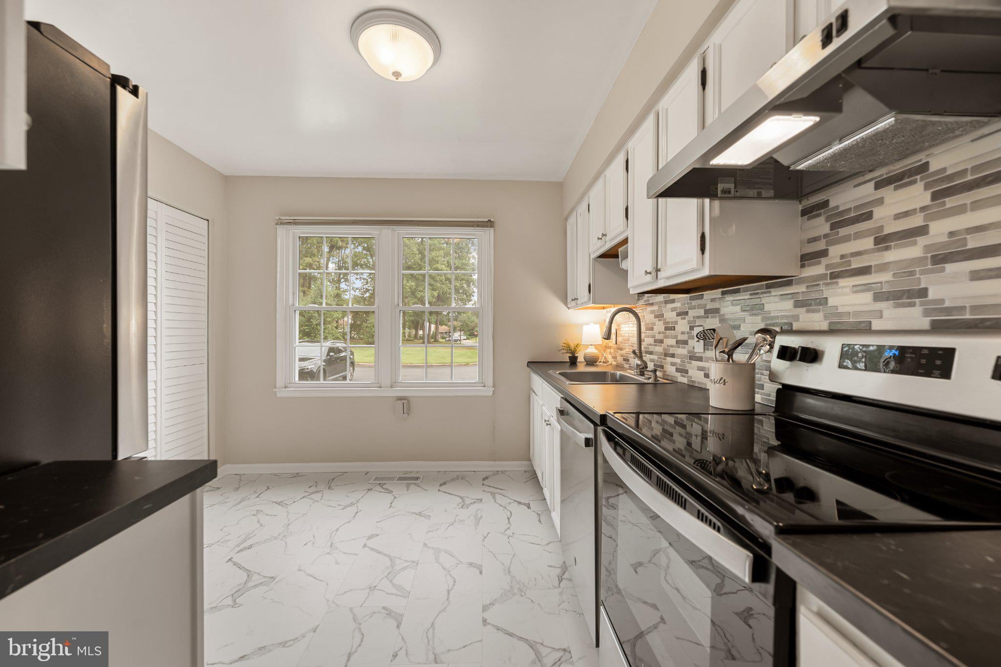 3027 CREEL COURT