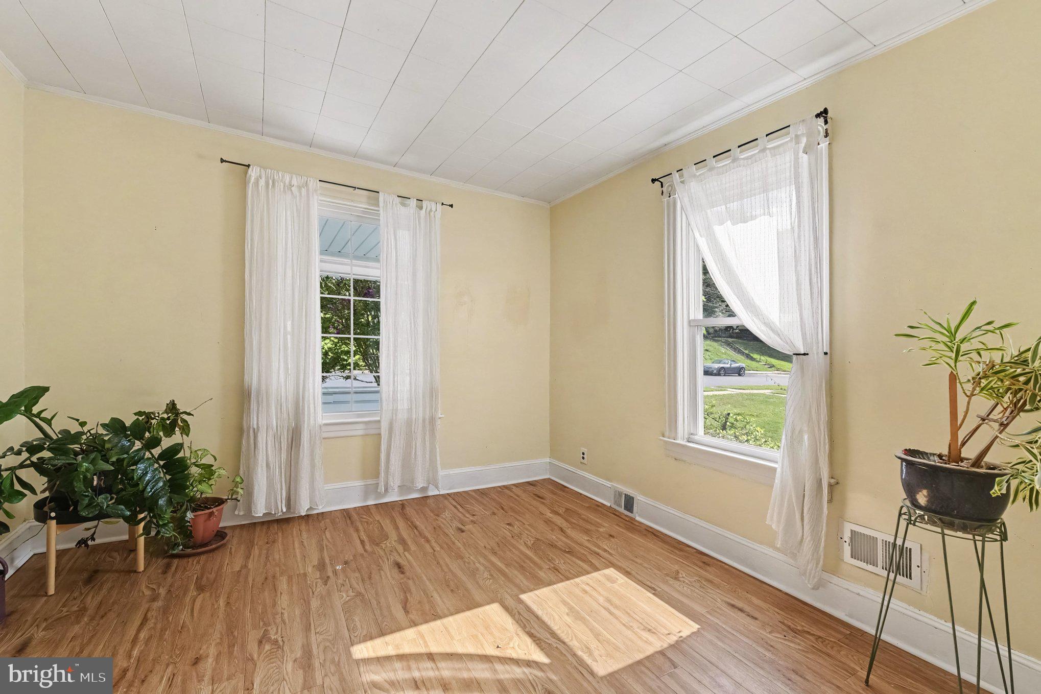 7 MAPLE AVENUE