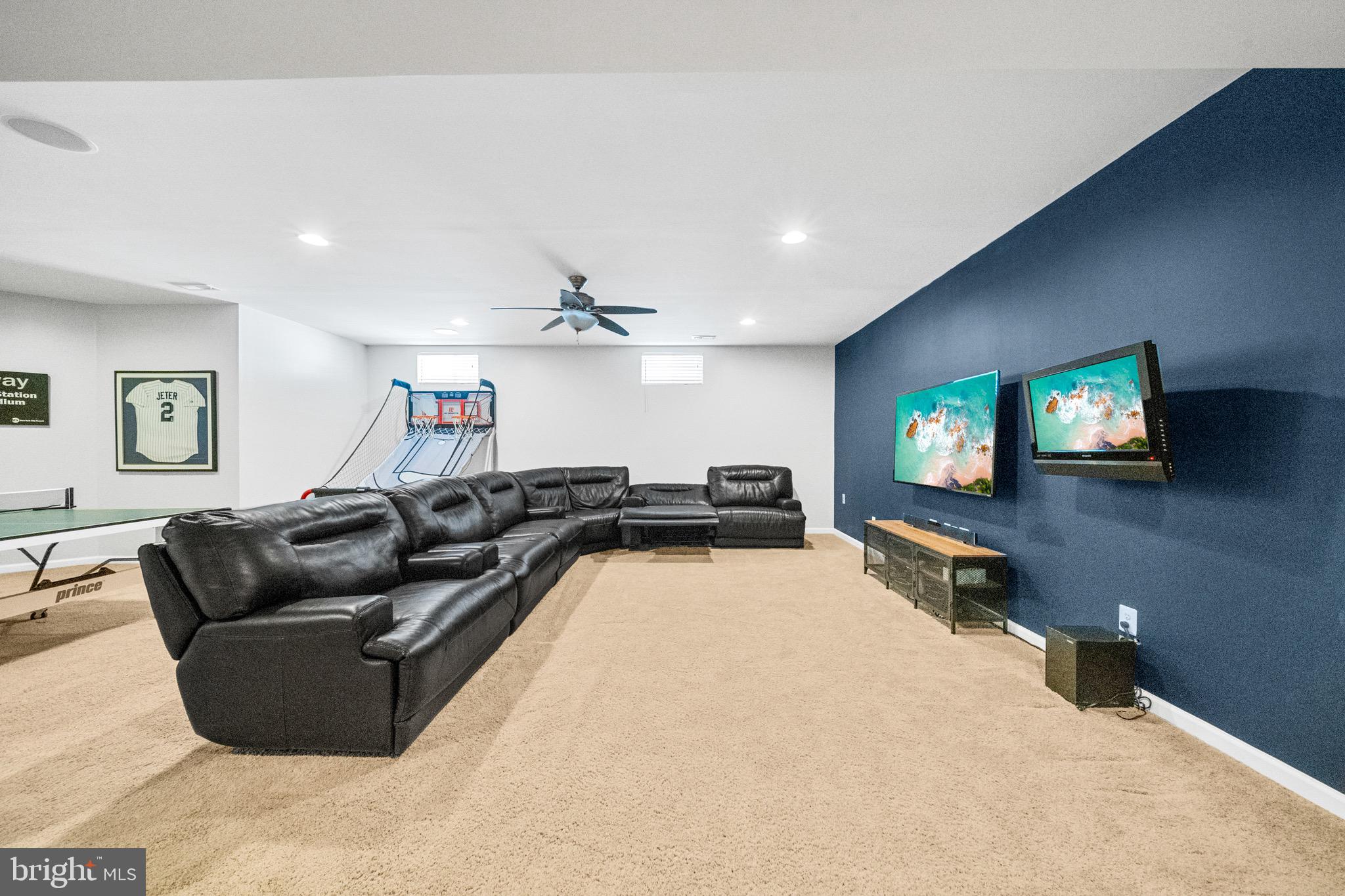 LANSDOWNE ON THE POTOMAC - Residential