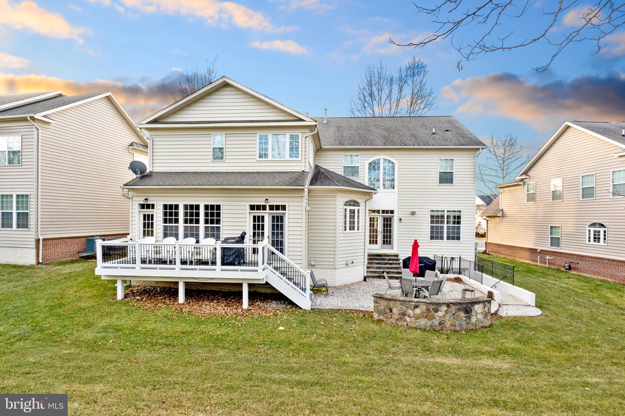 LANSDOWNE ON THE POTOMAC - Residential