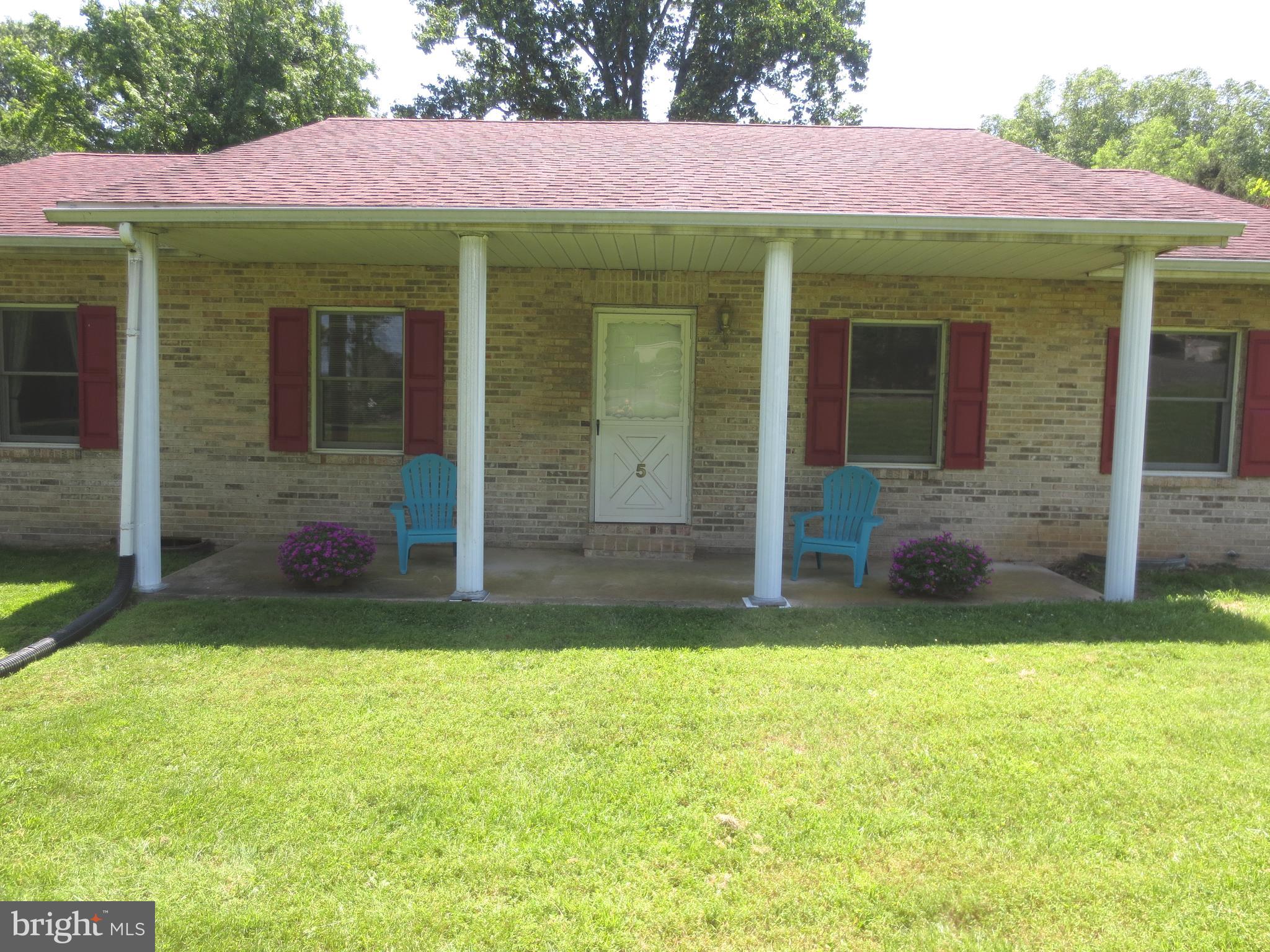5 PINE LANE