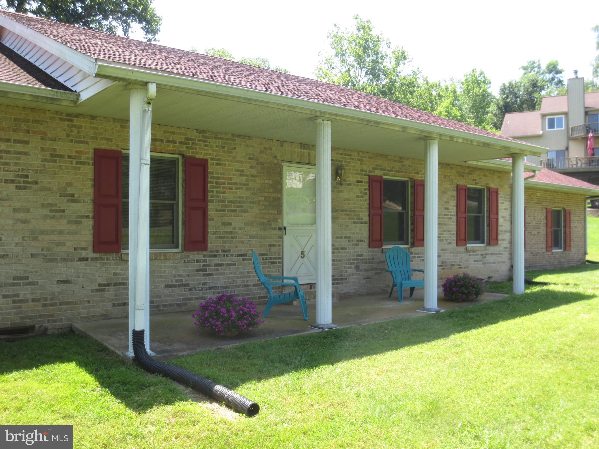 5 PINE LANE