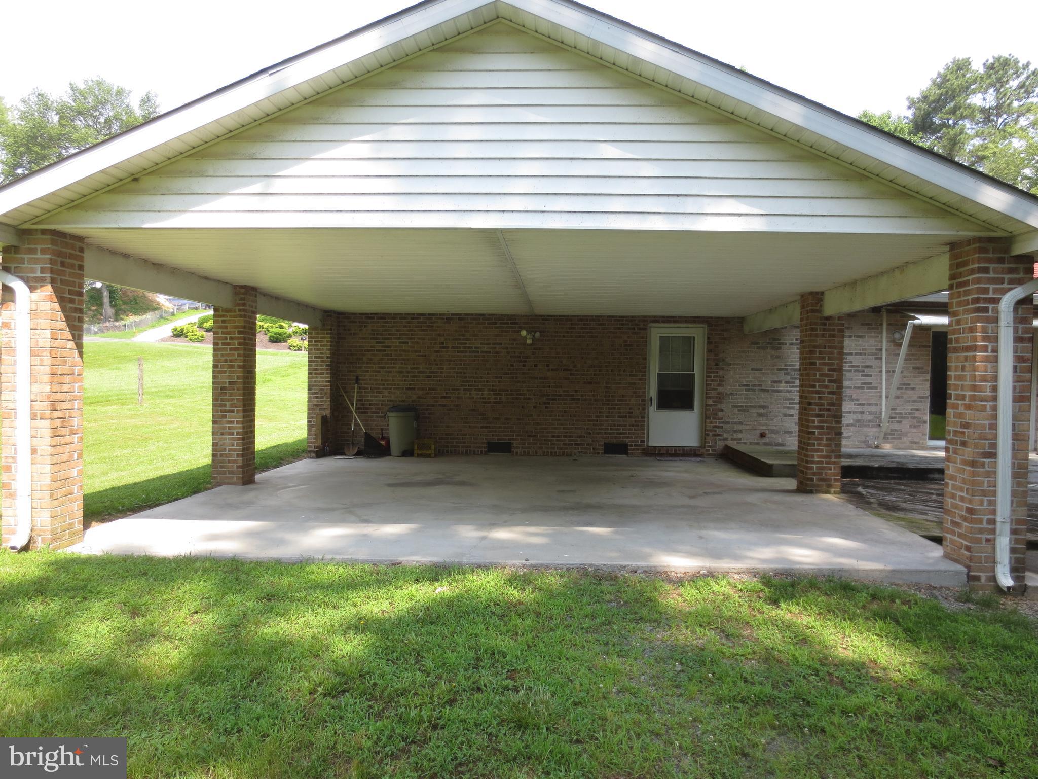 5 PINE LANE