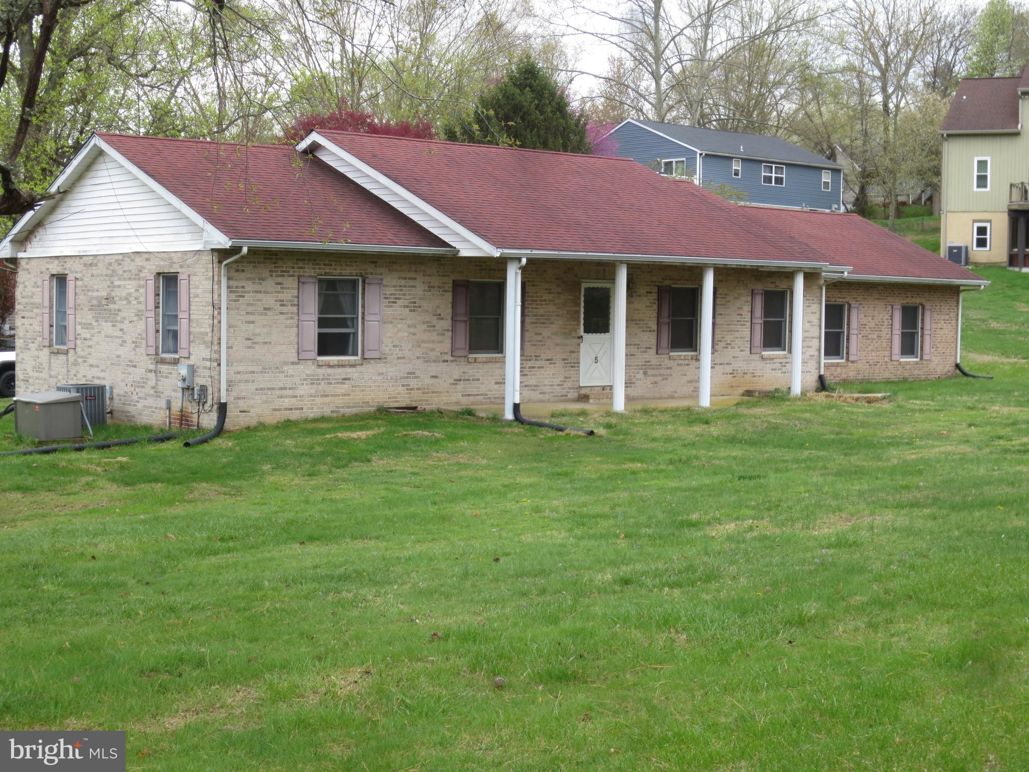 5 PINE LANE