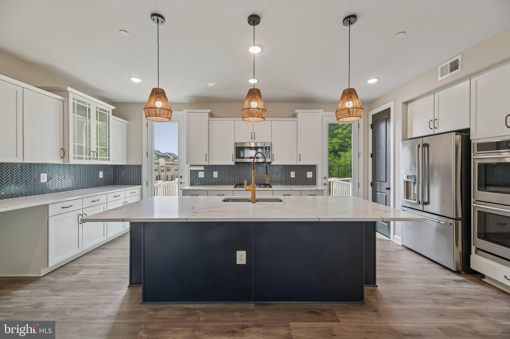 7202 MOUNTAINEER DRIVE