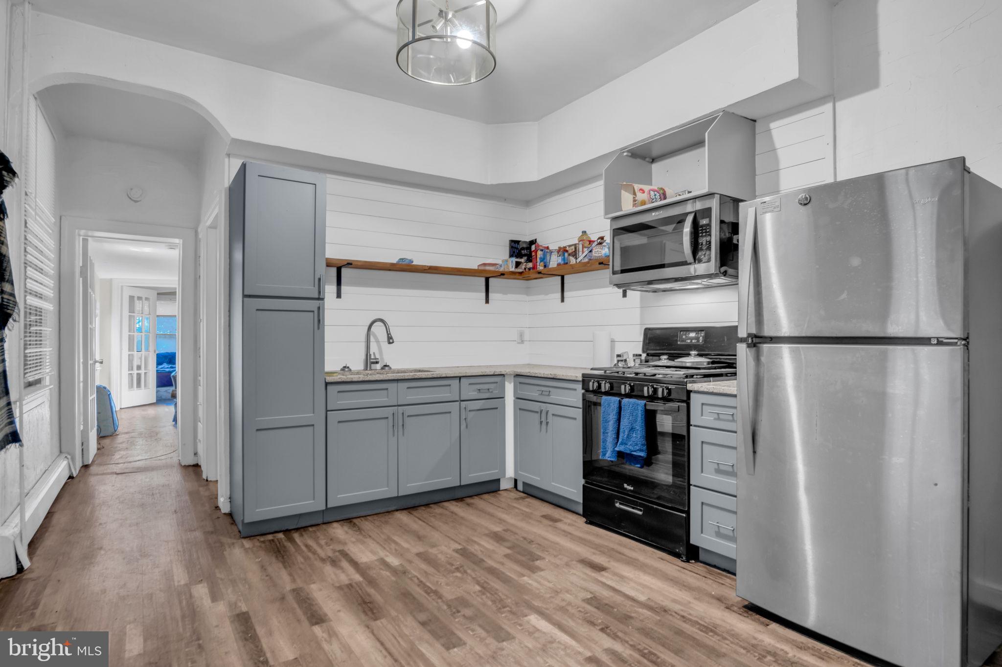 875 E MARKET STREET