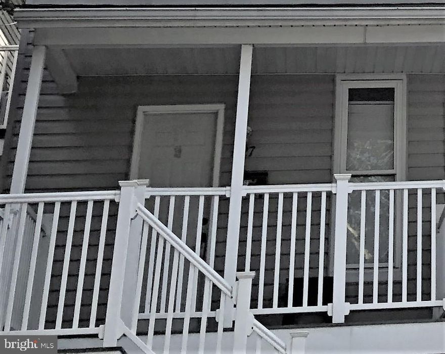 Located in the hip Hampden community, this one bedroom, one bath rental offers a country, eat-in kitchen; a spacious bedroom and living room; a washer & dryer; and central air at an affordable price. Come find out the fun of living in Hampden, Hon!