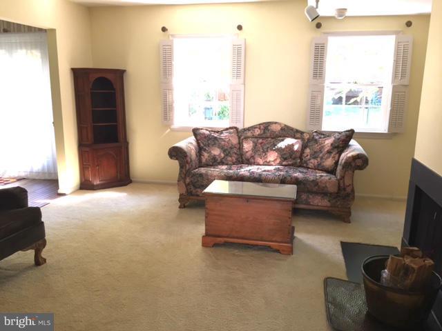 KENWOOD FOREST - Residential Lease