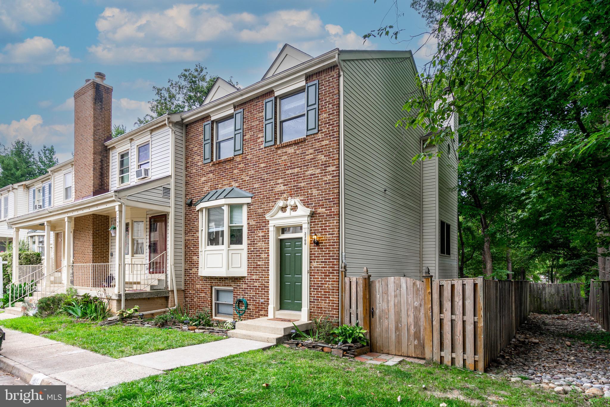 3700 ROXBURY LANE