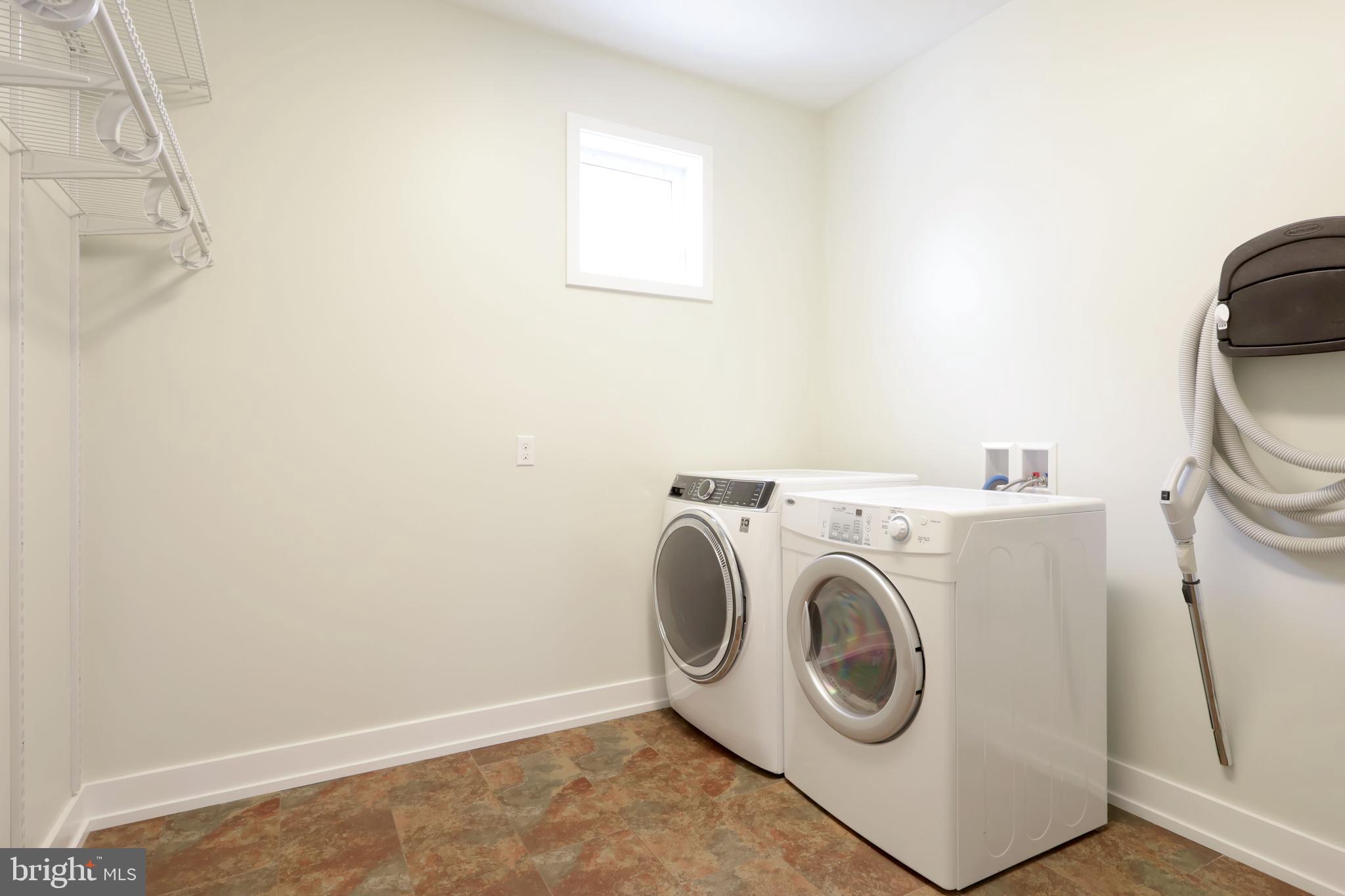 ROCKEY RIDGE - Residential