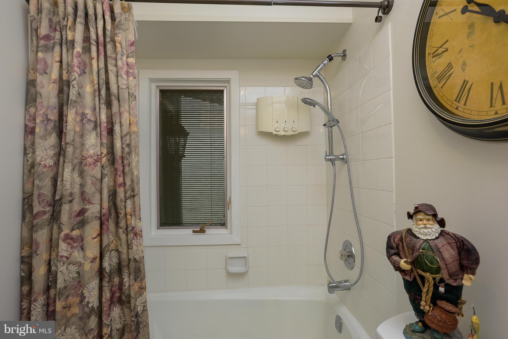 VILLAGE OF CHESAPEAKE HARBOUR - Residential