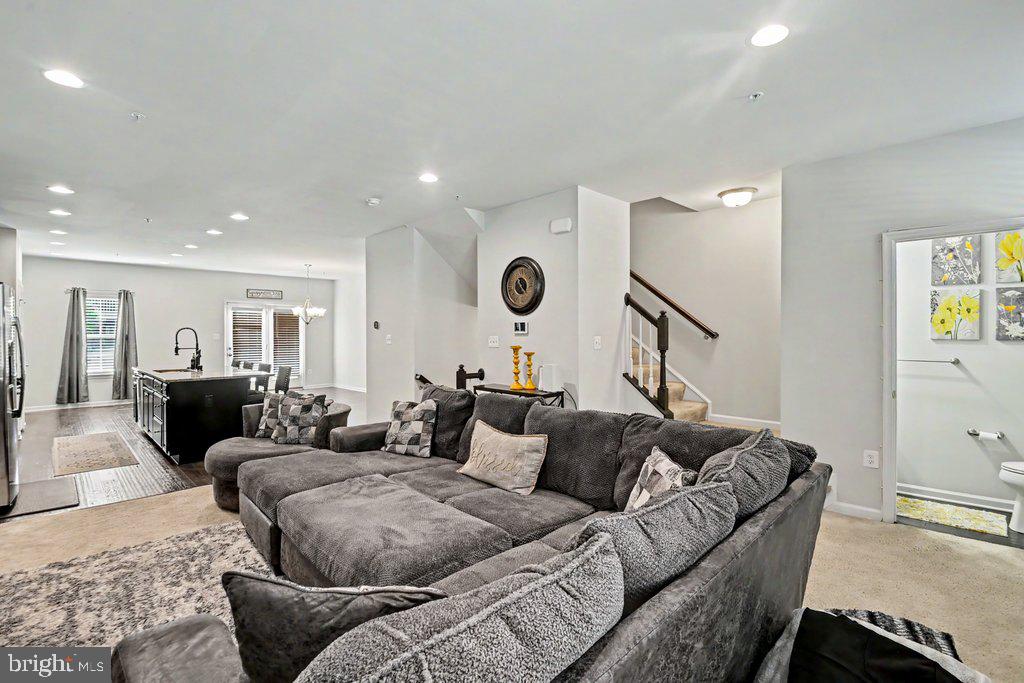 8338 KIPPIS ROAD