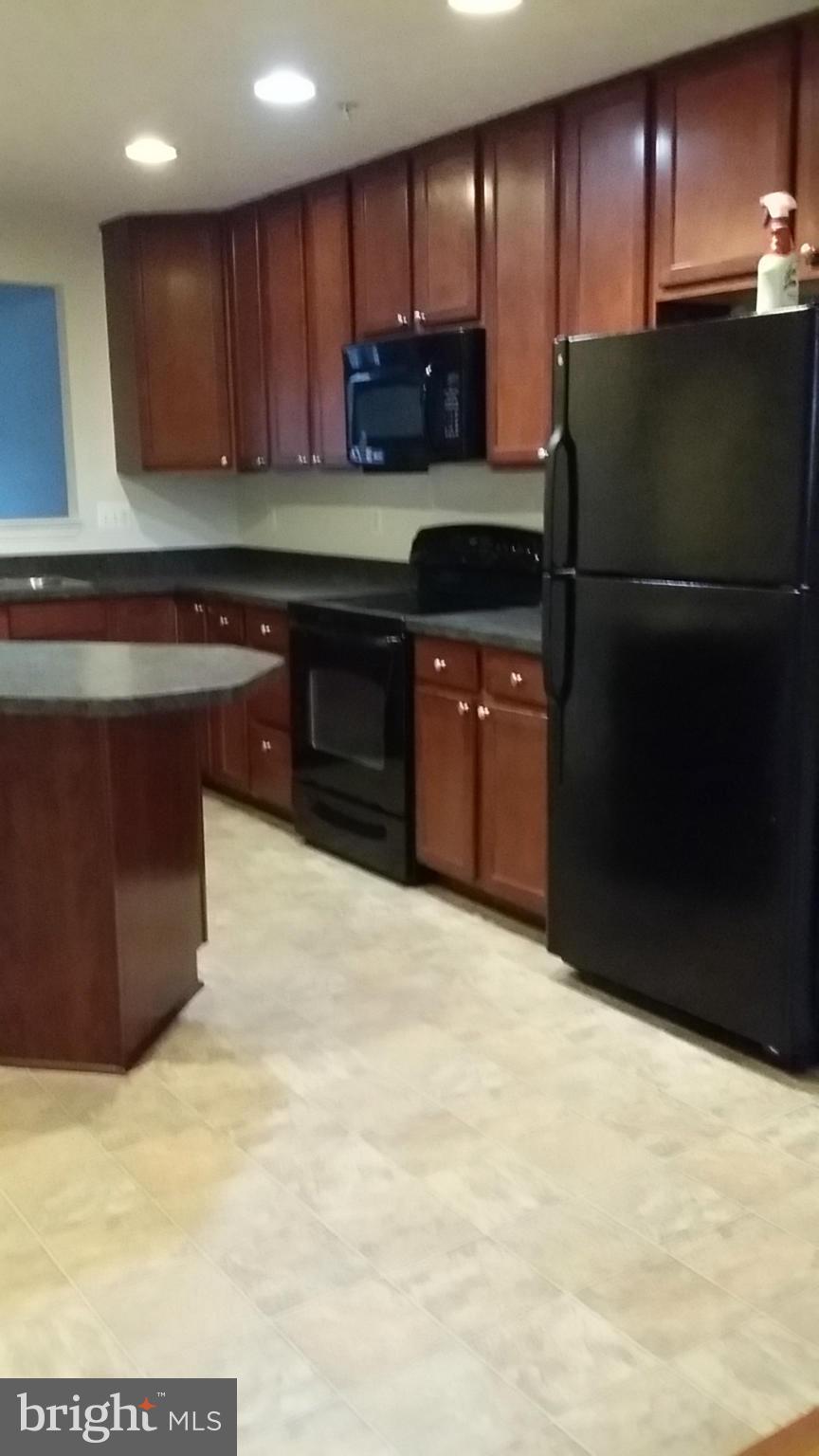 HOLLY WOODS - Residential Lease